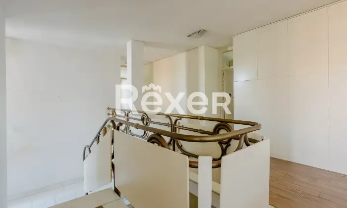 Rexer-Livorno-Villa-singola-con-piscina-Altro