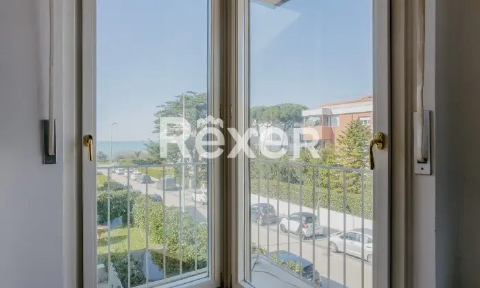 Rexer-Livorno-Villa-singola-con-piscina-Altro