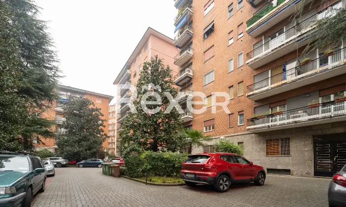 Rexer-Milano-Viale-Caterina-da-Forl-n-Appartamento-panoramico-con-Box-Altro