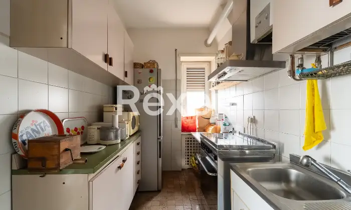 Rexer-Milano-Viale-Caterina-da-Forl-n-Appartamento-panoramico-con-Box-Altro