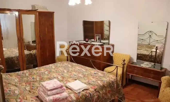 Rexer-Amandola-Terratetto-presso-abbazia-e-lago-di-San-Ruffino-Altro