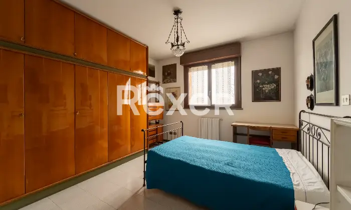 Rexer-Milano-Luminoso-quadrilocale-con-terrazzino-cantina-e-box-auto-Camera-da-letto-matrimoniale