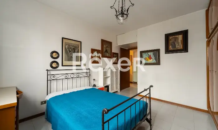 Rexer-Milano-Luminoso-quadrilocale-con-terrazzino-cantina-e-box-auto-Camera-da-letto-matrimoniale