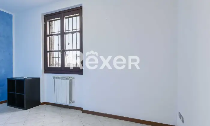 Rexer-Boltiere-Trelocali-moderno-con-box-Altro