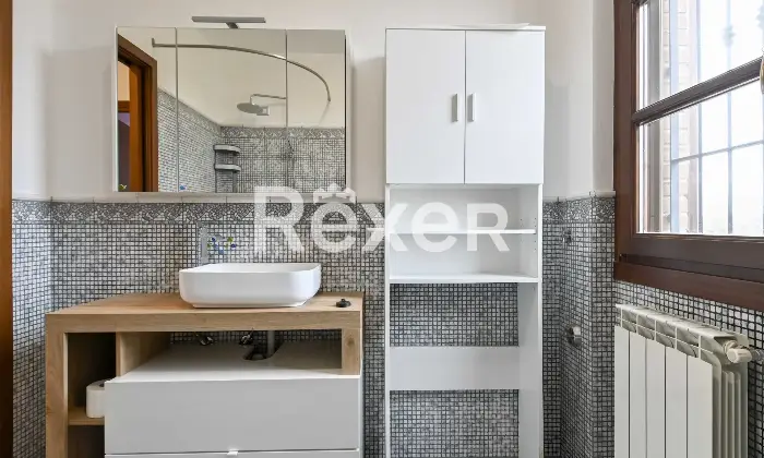 Rexer-Boltiere-Trelocali-moderno-con-box-Altro