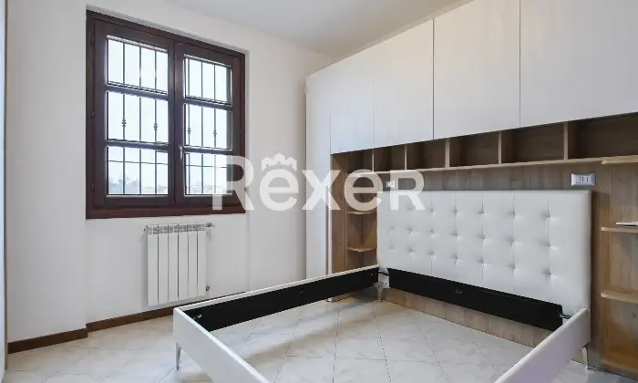 Rexer-Boltiere-Trelocali-moderno-con-box-Altro