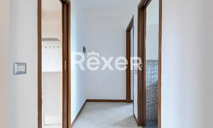 Rexer-Boltiere-Trelocali-moderno-con-box-Altro