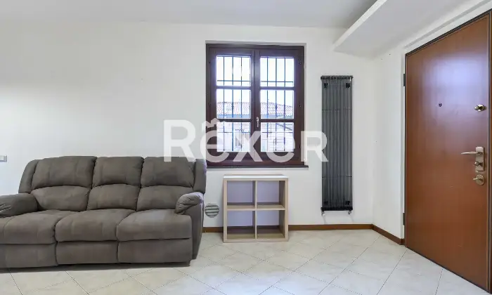 Rexer-Boltiere-Trelocali-moderno-con-box-Altro