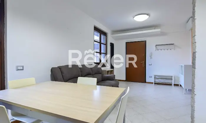 Rexer-Boltiere-Trelocali-moderno-con-box-Altro