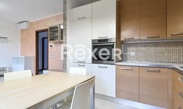 Rexer-Boltiere-Trelocali-moderno-con-box-Altro