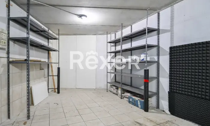 Rexer-Boltiere-Trelocali-moderno-con-box-Altro