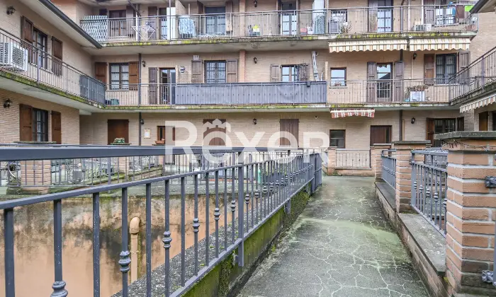 Rexer-Boltiere-Trelocali-moderno-con-box-Altro