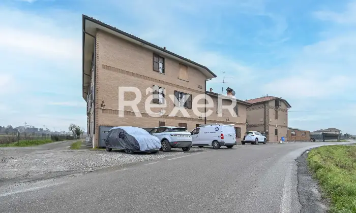 Rexer-Boltiere-Trelocali-moderno-con-box-Altro