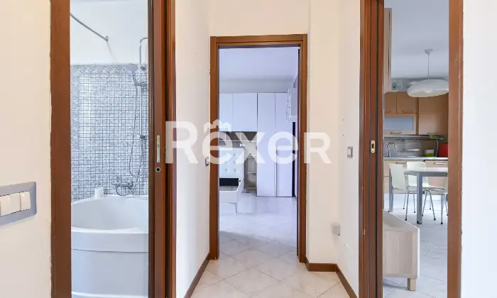 Rexer-Boltiere-Trelocali-moderno-con-box-Altro