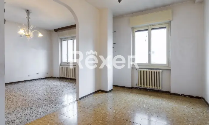 Rexer-Novate-Milanese-Ampio-appartamento-in-casa-bifamiliare-semiindipendente-Camera
