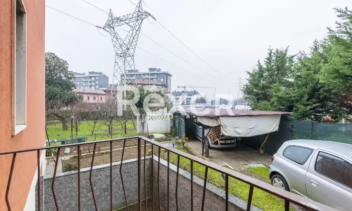 Rexer-Novate-Milanese-Ampio-appartamento-in-casa-bifamiliare-semiindipendente-Balcone