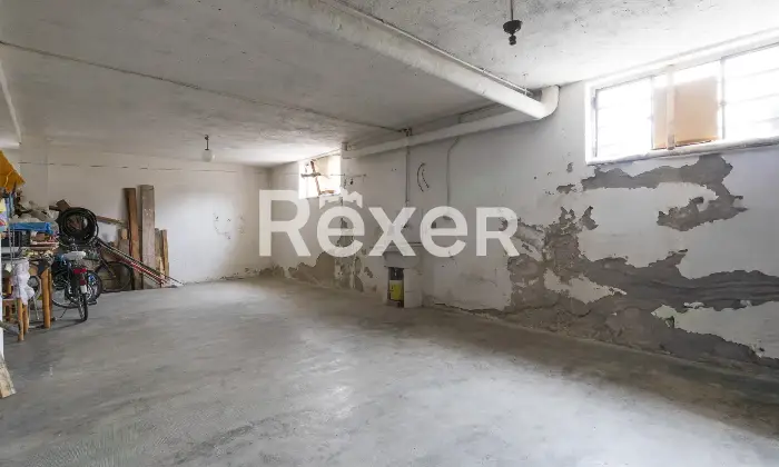 Rexer-Novate-Milanese-Ampio-appartamento-in-casa-bifamiliare-semiindipendente-Magazzino