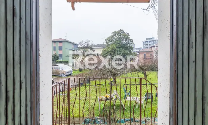 Rexer-Novate-Milanese-Ampio-appartamento-in-casa-bifamiliare-semiindipendente-Balcone