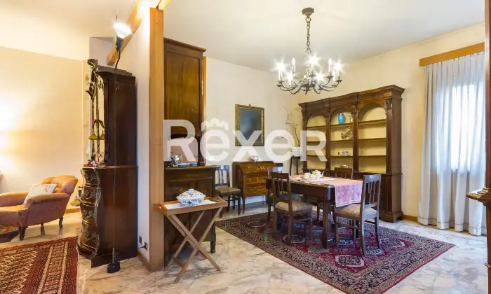 Rexer-Torino-AMPIA-ED-ELEGANTE-CASA-CON-BOX-Sala-da-pranzo