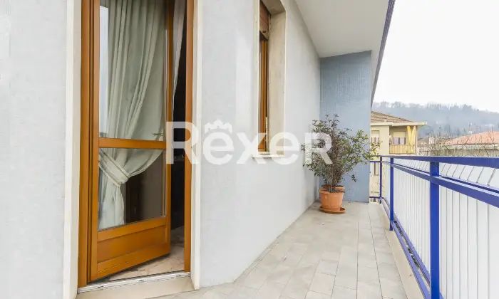 Rexer-Torino-AMPIA-ED-ELEGANTE-CASA-CON-BOX-Balcone