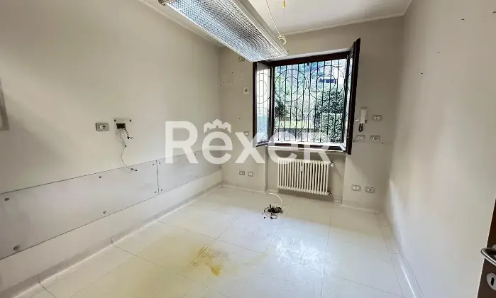 Rexer-LavenoMombello-Trilocale-ristrutturato-con-vista-lago-Via-Miralago-LavenoMombello-VA-Altro