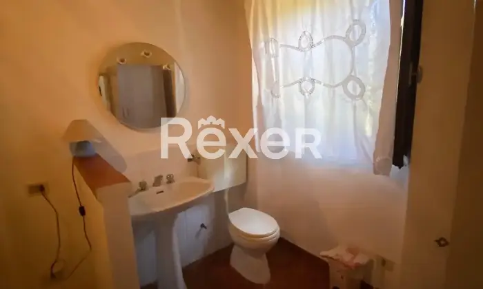 Rexer-Scansano-Immobile-in-piccolo-borgo-di-campagna-Bagno