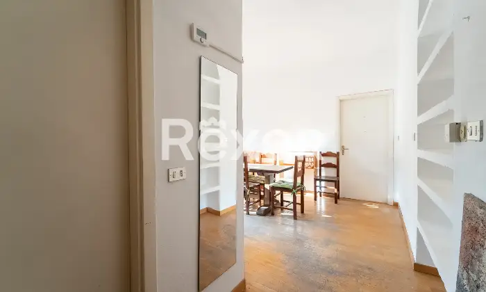 Rexer-Milano-Ultimo-piano-bilocale-facilmente-trasformabile-Ingresso