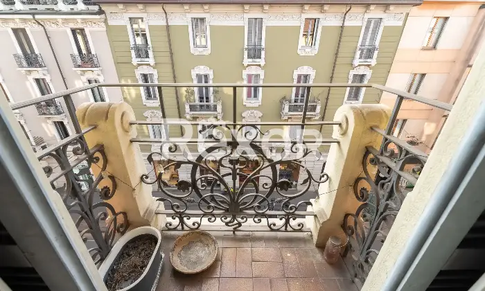 Rexer-Milano-Ultimo-piano-bilocale-facilmente-trasformabile-Balcone