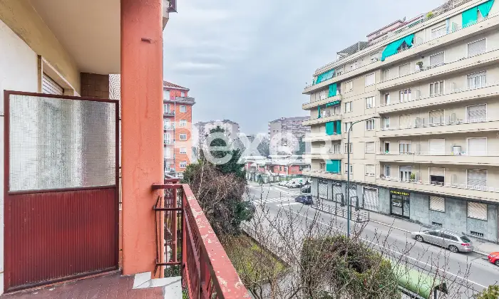 Rexer-Torino-BORGO-VITTORIA-TRILOCALE-AMPIA-METRATURA-Balcone