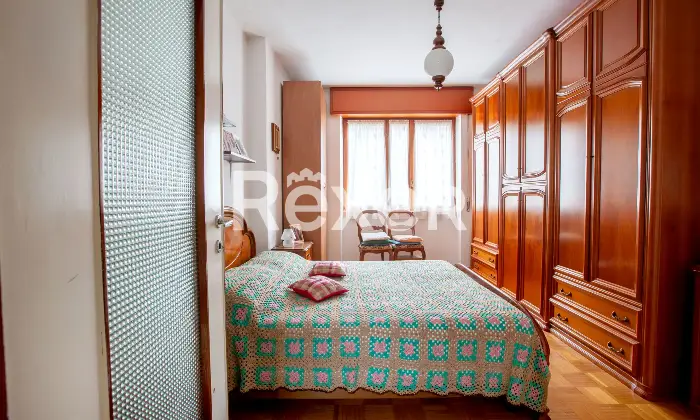 Rexer-Milano-Appartamento-due-locali-di-mq-Camera-da-letto-matrimoniale