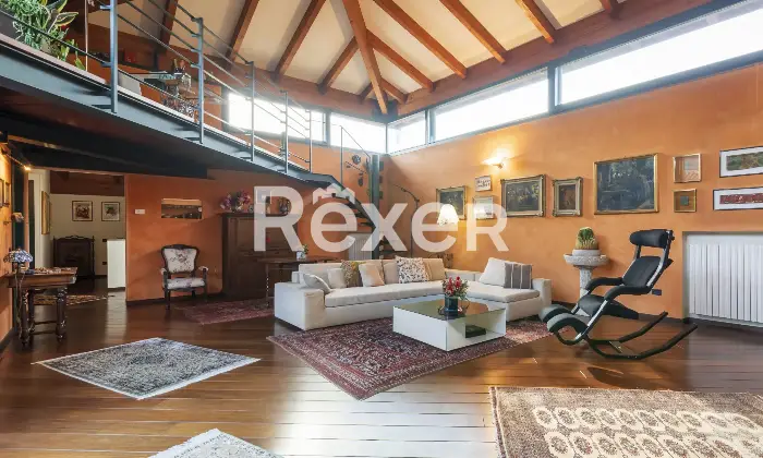 Rexer-Arsago-Seprio-Villa-singola-con-giardino-ampio-e-curato-Soggiorno