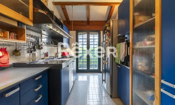 Rexer-Arsago-Seprio-Villa-singola-con-giardino-ampio-e-curato-Cucina