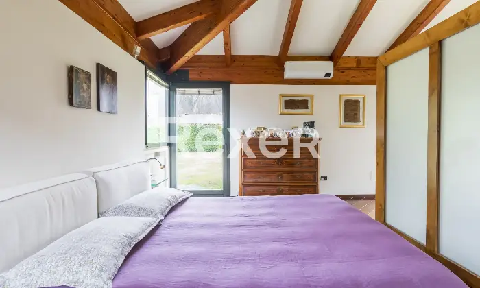 Rexer-Arsago-Seprio-Villa-singola-con-giardino-ampio-e-curato-Camera-da-letto