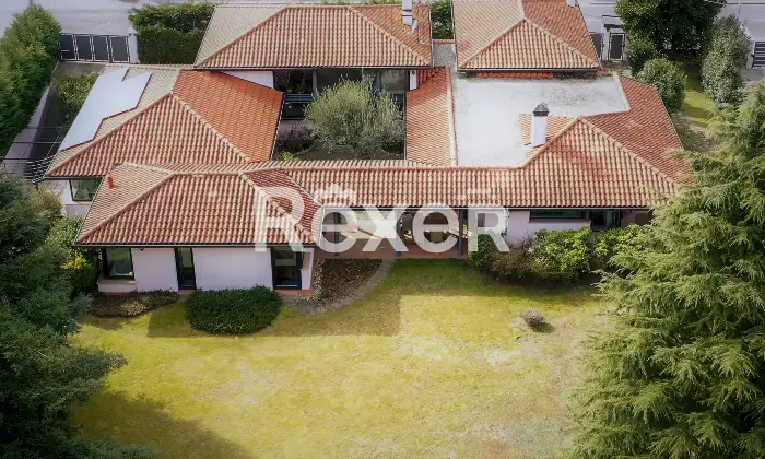 Rexer-Arsago-Seprio-Villa-singola-con-giardino-ampio-e-curato-Vista-aerea