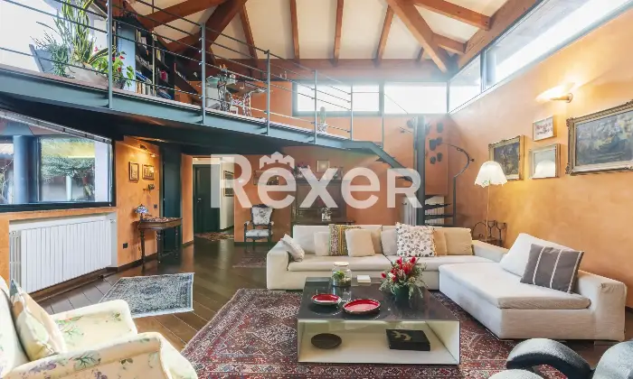 Rexer-Arsago-Seprio-Villa-singola-con-giardino-ampio-e-curato-Soggiorno