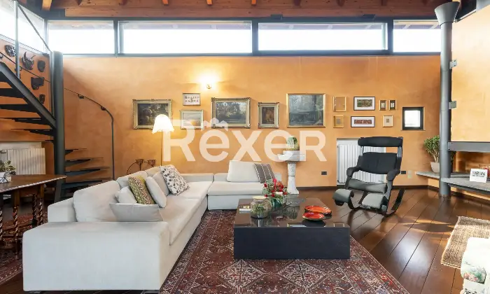 Rexer-Arsago-Seprio-Villa-singola-con-giardino-ampio-e-curato-Soggiorno