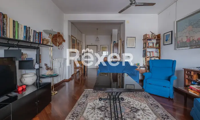 Rexer-Roma-NUDA-PROPRIETA-Appartamento-al-sesto-e-ultimo-piano-Soggiorno