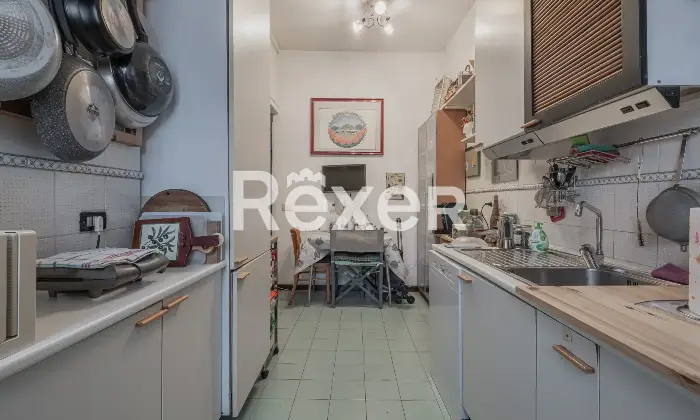 Rexer-Roma-NUDA-PROPRIETA-Appartamento-al-sesto-e-ultimo-piano-Cucina