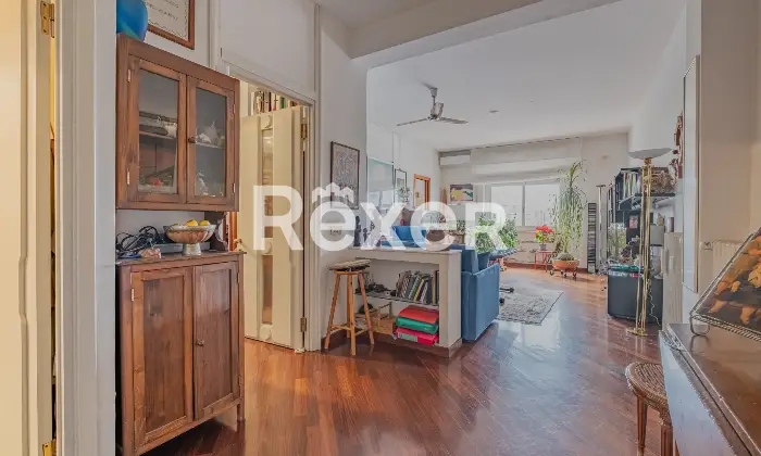 Rexer-Roma-NUDA-PROPRIETA-Appartamento-al-sesto-e-ultimo-piano-Soggiorno