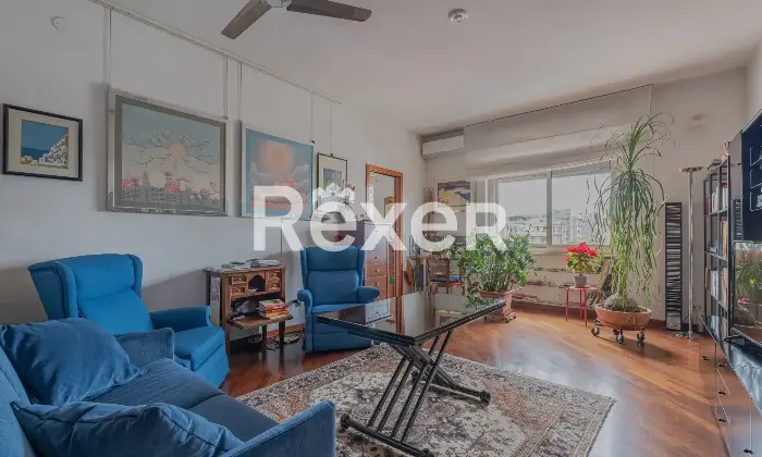 Rexer-Roma-NUDA-PROPRIETA-Appartamento-al-sesto-e-ultimo-piano-Soggiorno