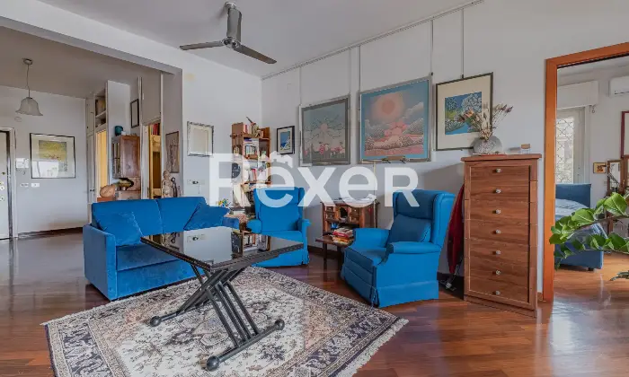 Rexer-Roma-NUDA-PROPRIETA-Appartamento-al-sesto-e-ultimo-piano-Soggiorno