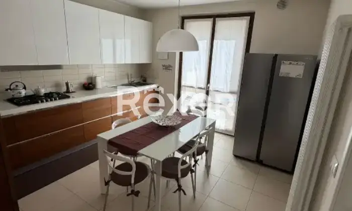 Rexer-Cagli-Villetta-a-schiera-con-ampi-spazi-esterni-e-vista-panoramica-Cucina