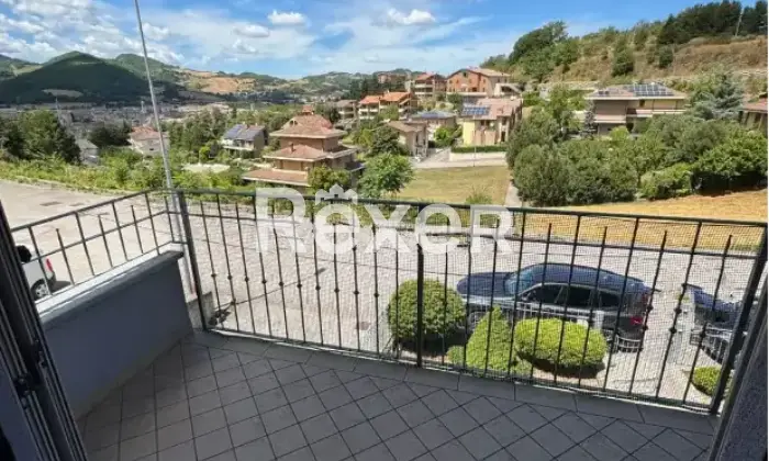 Rexer-Cagli-Villetta-a-schiera-con-ampi-spazi-esterni-e-vista-panoramica-Balcone