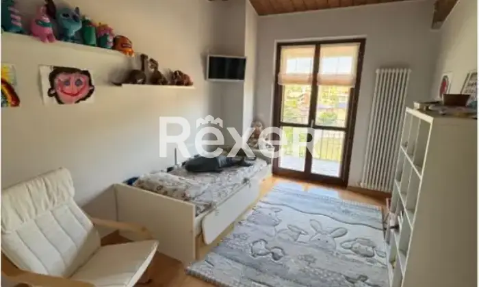 Rexer-Cagli-Villetta-a-schiera-con-ampi-spazi-esterni-e-vista-panoramica-Camera-da-letto