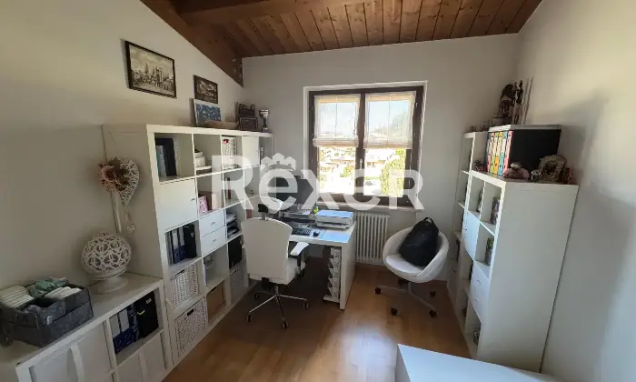 Rexer-Cagli-Villetta-a-schiera-con-ampi-spazi-esterni-e-vista-panoramica-Studio