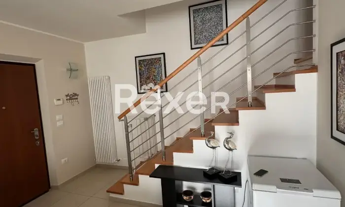 Rexer-Cagli-Villetta-a-schiera-con-ampi-spazi-esterni-e-vista-panoramica-Scala