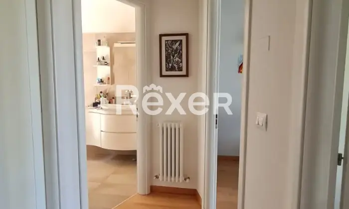 Rexer-Cagli-Villetta-a-schiera-con-ampi-spazi-esterni-e-vista-panoramica-Corridoio