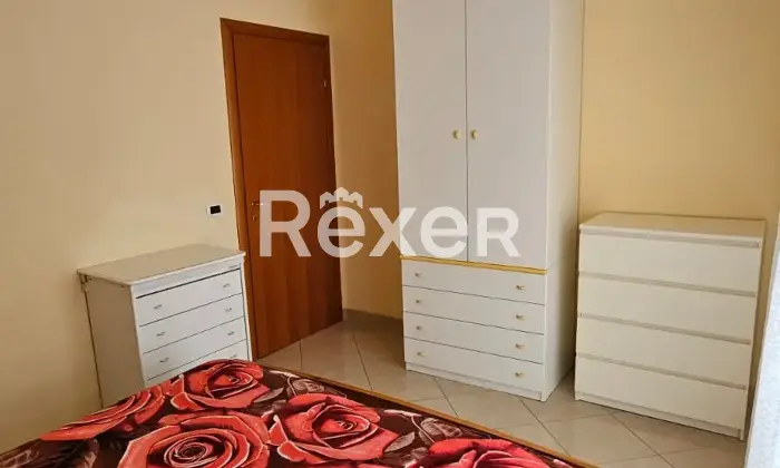 Rexer-Foggia-Quadrilocale-luminoso-via-Padre-Antonio-Da-Olivadi-Macchia-Gialla-Camera-da-letto