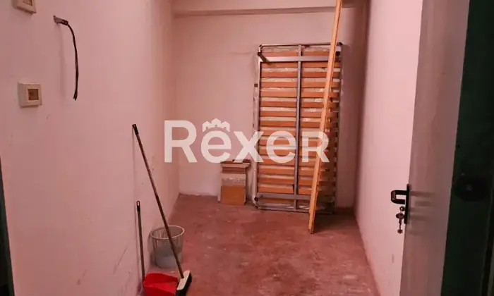 Rexer-Foggia-Quadrilocale-luminoso-via-Padre-Antonio-Da-Olivadi-Macchia-Gialla-Cantina