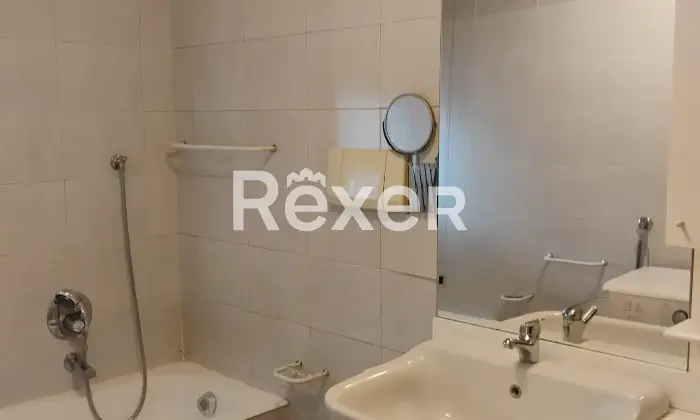 Rexer-Lissone-Bilocale-di-mq-oltre-terrazzo-al-primo-piano-Altro